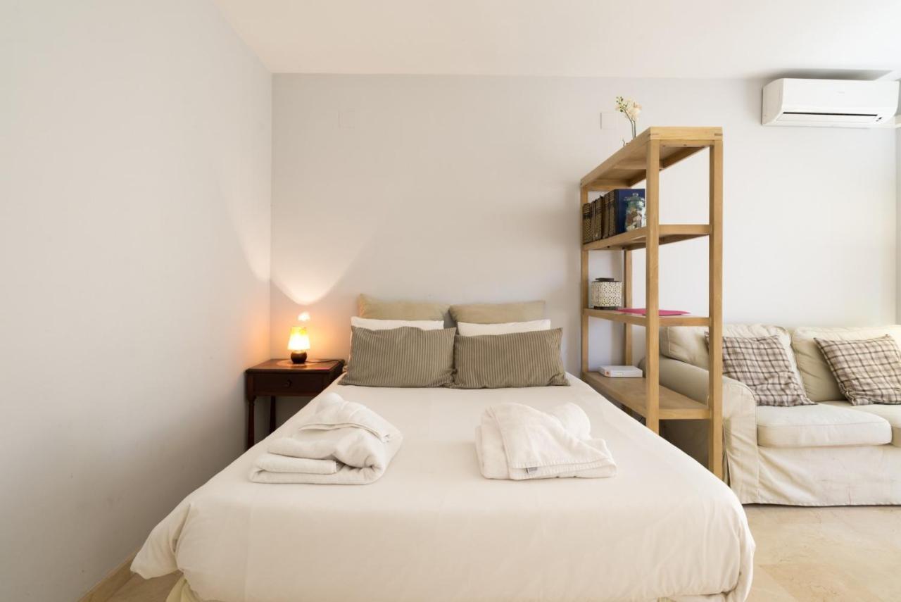Studio Pedrega Apartment มาลากา ภายนอก รูปภาพ