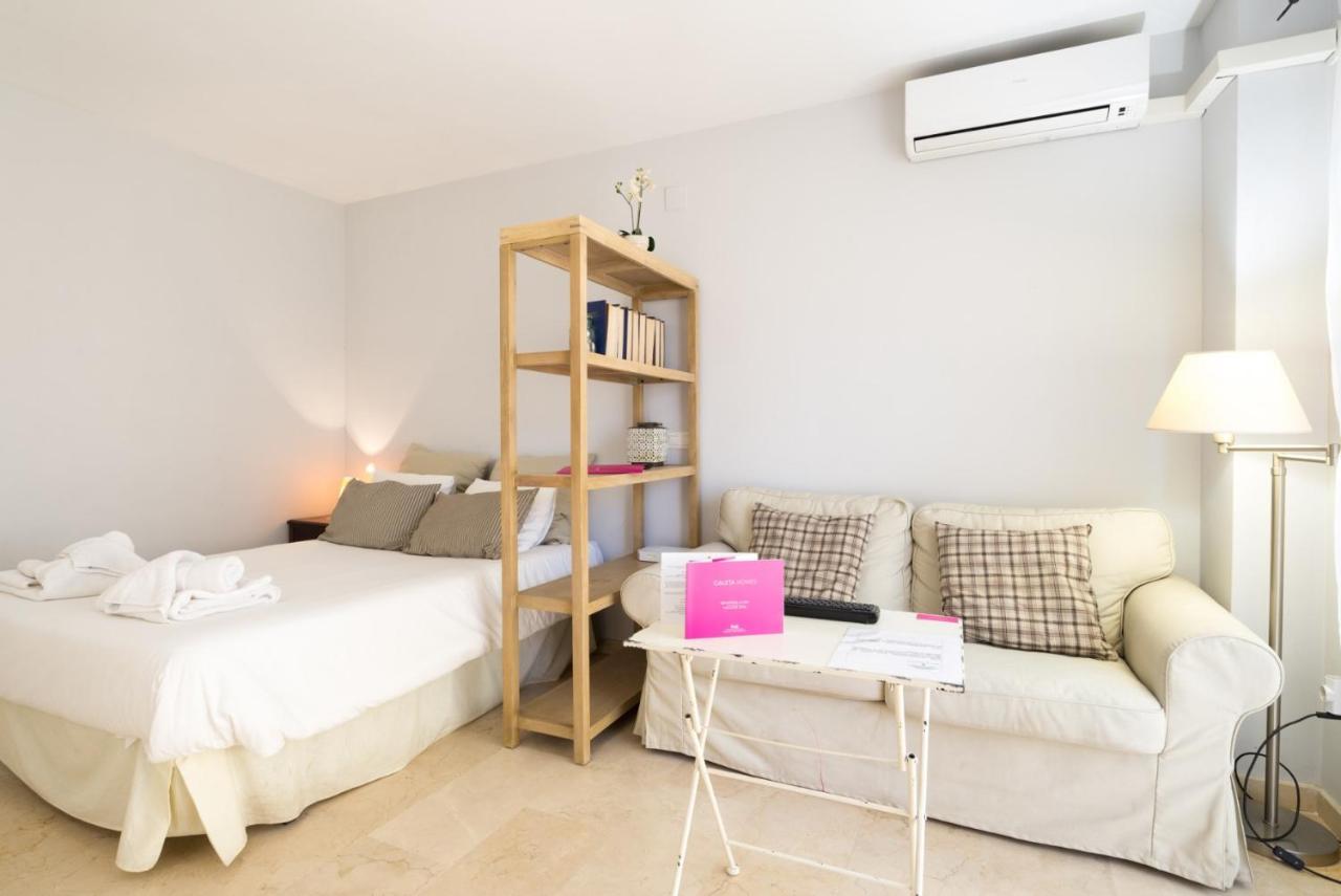 Studio Pedrega Apartment มาลากา ภายนอก รูปภาพ